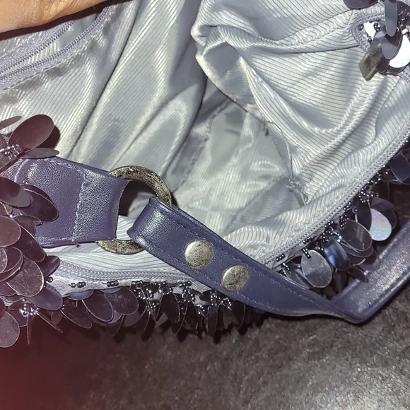 ❤HP❤️NWOT Pewter Disc Bling Handbag❤ - Picture 7 of 10